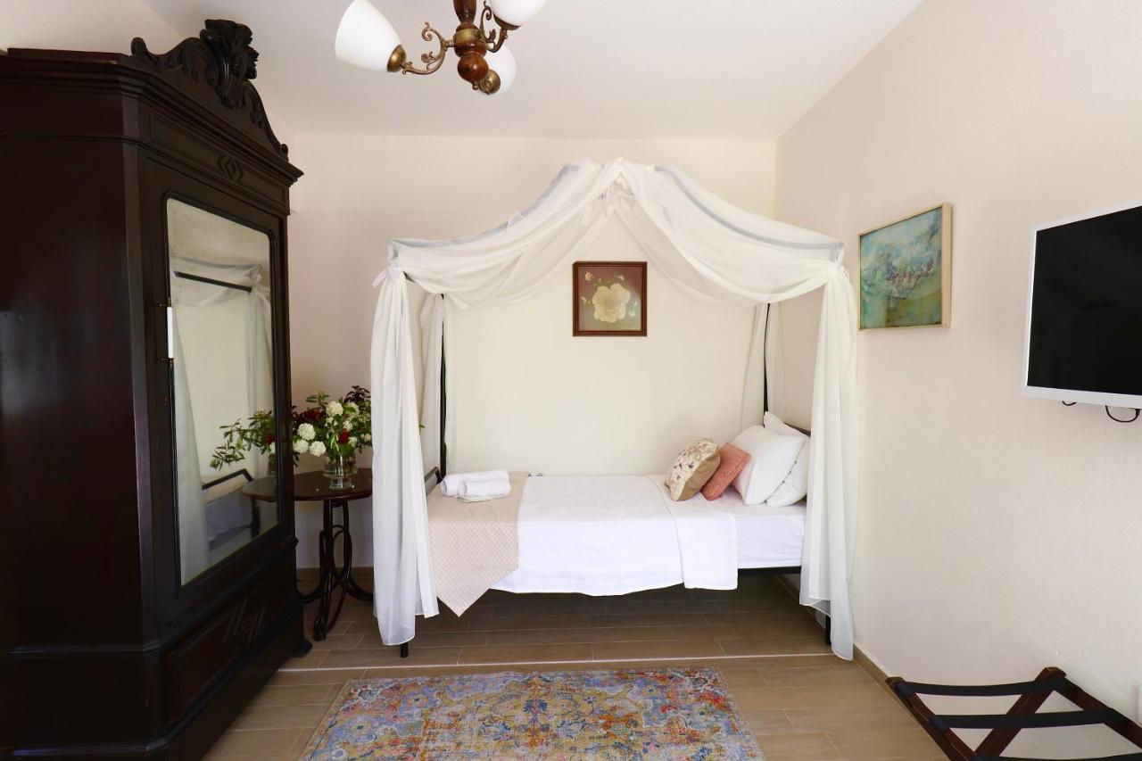 Kemerbag 29 Guest House 12 Yas Uestue (Adults Only) Бозджаада Экстерьер фото